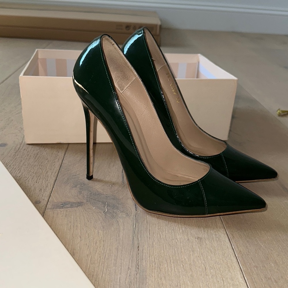 Like NEW! House of CB dark forest green pumps!